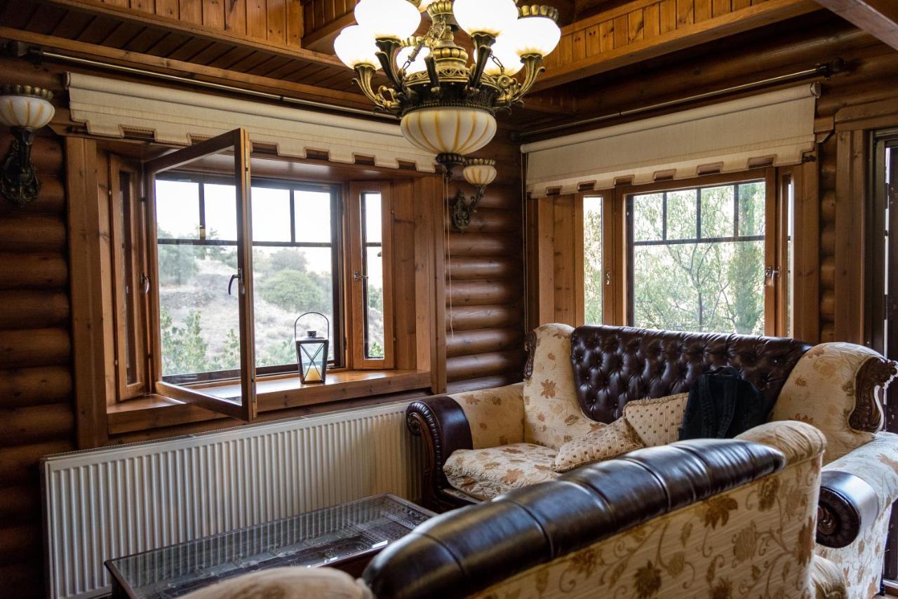 *2 Bdr Log House /Mountains/Queen Bed/Fireplace Gourri Ngoại thất bức ảnh